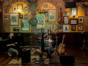 auld dubliner long beach
