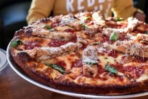 mooney's pizza tavern long beach