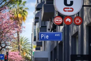 laurie's pie bar Long Beach